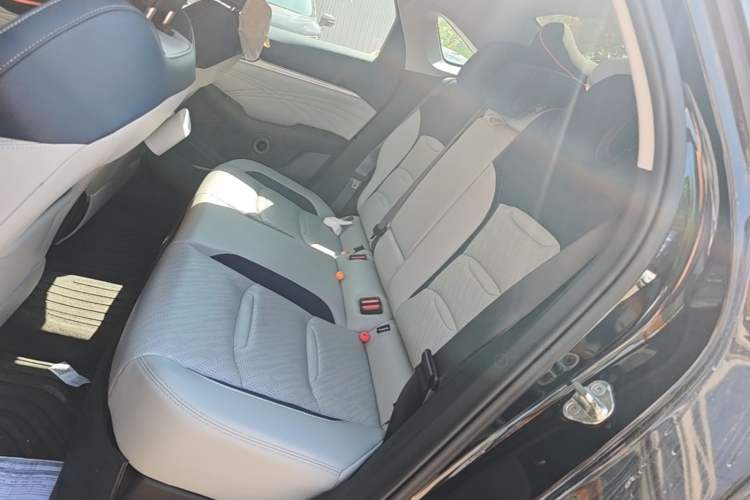 Used Geely Auto Preface 2021 Revised Version 2.0TD Luxury Edition Left Rear Seat