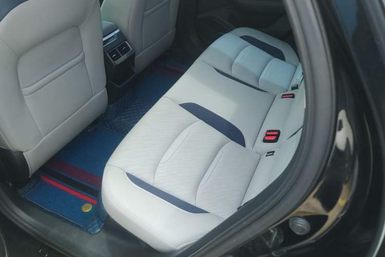 Used Geely Auto Preface 2021 Revised Version 2.0TD Luxury Edition Left Rear Seat