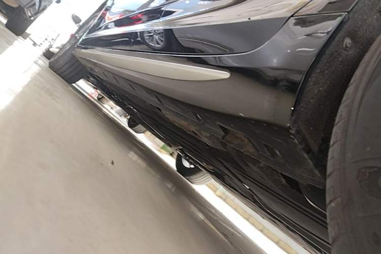 Used Geely Auto Preface 2021 2.0TD Luxury Version Left Side Sill