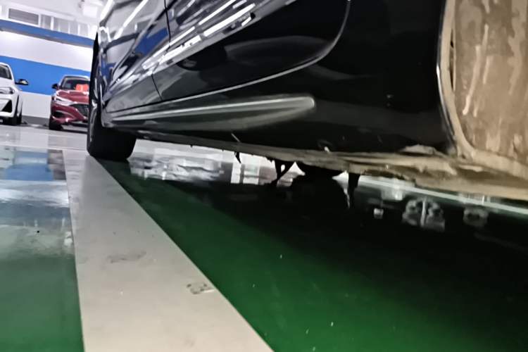 Used Geely Auto Preface 2021 2.0TD Luxury Version Left Side Sill
