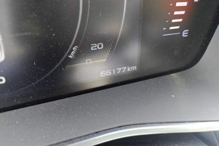 Used Geely Auto Preface 2021 2.0TD Luxury Version Odometer Close Up