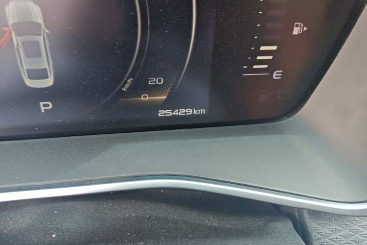 Used Geely Auto Preface 2021 2.0TD Luxury Version Odometer Close Up
