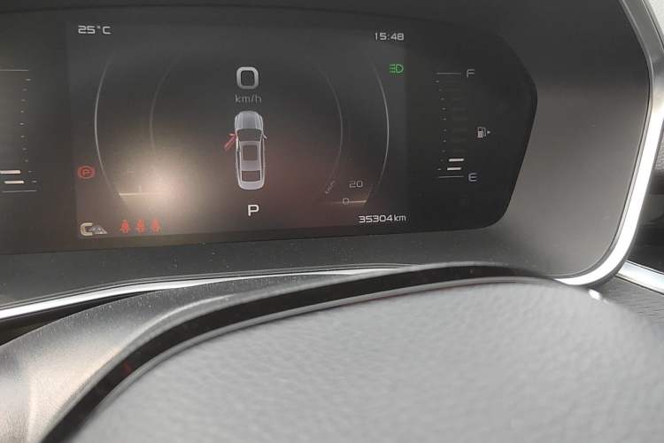 Used Geely Auto Preface 2021 2.0TD Luxury Version Odometer Close Up