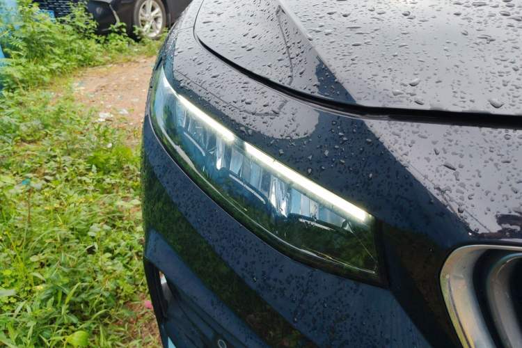 Used Geely Auto Preface 2021 2.0TD Luxury+ Version Right Front Headlight