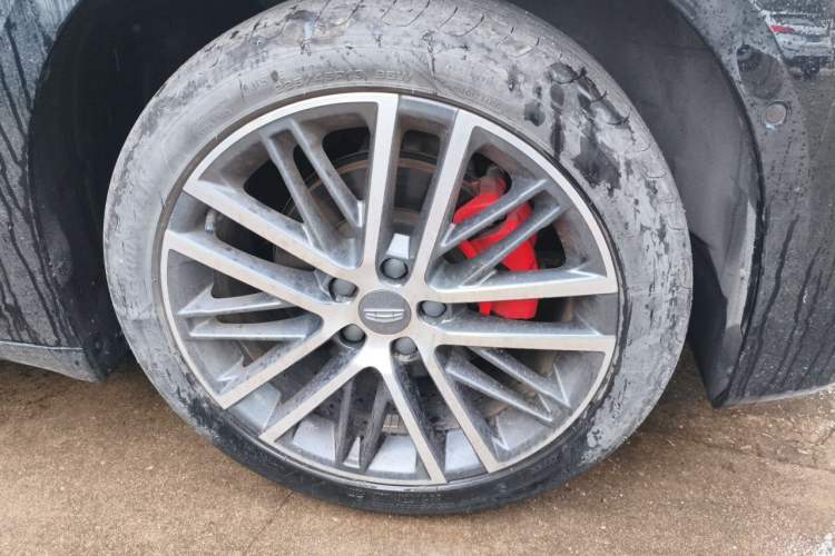 Used Geely Auto Preface 2021 Revised Version 2.0TD Luxury Edition Right Front Wheel Hub