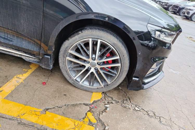 Used Geely Auto Preface 2021 Revised Version 2.0TD Luxury Edition Right Front Wheel Hub