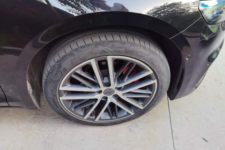 Used Geely Auto Preface 2021 Revised Version 2.0TD Luxury Edition Right Front Wheel Hub