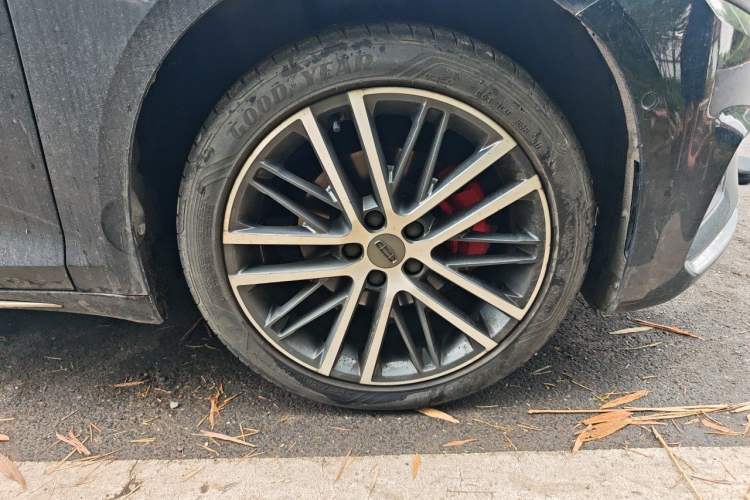 Used Geely Auto Preface 2021 2.0TD Luxury Version Right Front Wheel Hub