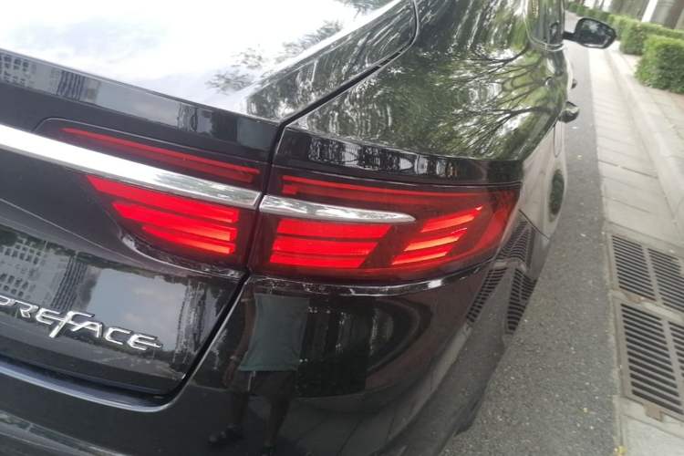 Used Geely Auto Preface 2021 2.0TD Luxury Version Right Rear Taillight