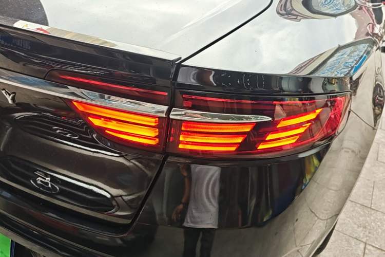 Used Geely Auto Preface 2021 Revised Version 2.0TD Luxury Edition Right Rear Taillight