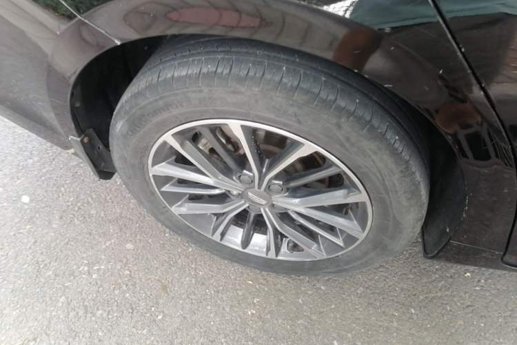 Used Geely Auto Preface 2021 2.0TD Luxury Version Right Rear Wheel Hub