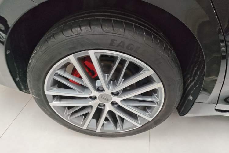 Used Geely Auto Preface 2021 2.0TD Flagship Edition Right Rear Wheel Hub