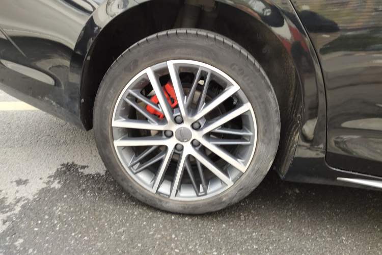 Used Geely Auto Preface 2021 Revised Version 2.0TD Luxury Edition Right Rear Wheel Hub