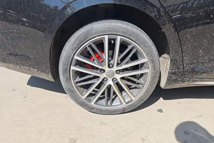Used Geely Auto Preface 2021 Revised Version 2.0TD Luxury Edition Right Rear Wheel Hub