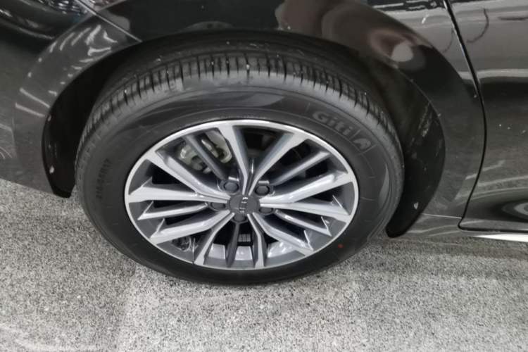Used Geely Auto Preface 2021 2.0TD Luxury Version Right Rear Wheel Hub