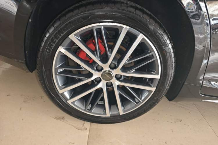 Used Geely Auto Preface 2021 Revised Version 2.0TD Luxury Edition Right Rear Wheel Hub