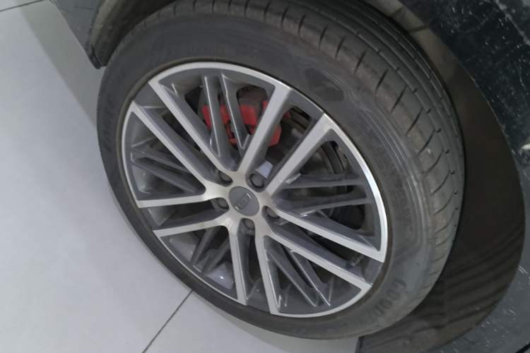 Used Geely Auto Preface 2021 2.0TD Luxury Version Right Rear Wheel Hub