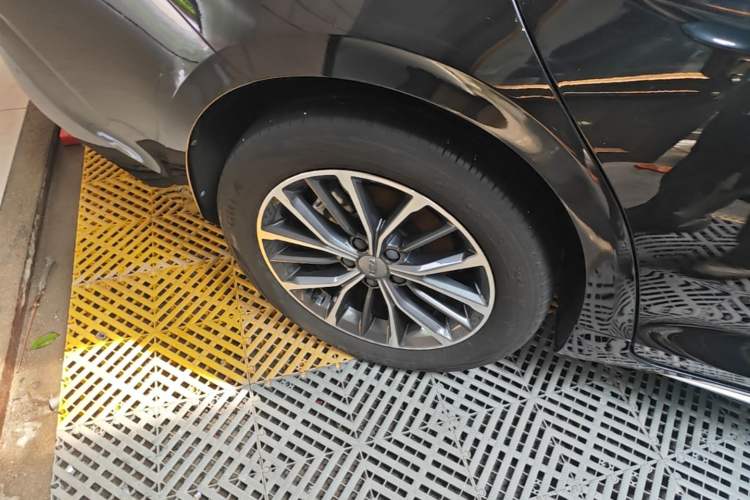 Used Geely Auto Preface 2021 2.0TD Luxury Version Right Rear Wheel Hub