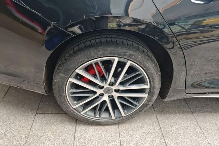 Used Geely Auto Preface 2021 Revised Version 2.0TD Luxury Edition Right Rear Wheel Hub