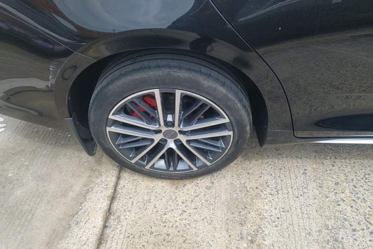 Used Geely Auto Preface 2021 Revised Version 2.0TD Luxury Edition Right Rear Wheel Hub