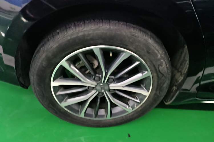 Used Geely Auto Preface 2021 2.0TD Luxury Version Right Rear Wheel Hub