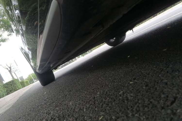 Used Geely Auto Preface 2021 2.0TD Luxury Version Right Side Sill