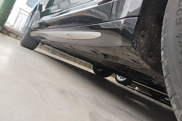 Used Geely Auto Preface 2021 2.0TD Luxury Version Right Side Sill