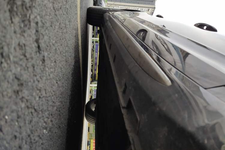 Used Geely Auto Preface 2021 Revised Version 2.0TD Luxury Edition Right Side Sill
