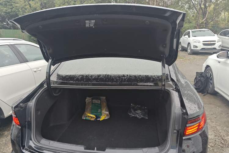 Used Geely Auto Preface 2021 2.0TD Space-Time Edition Hao Yue Trunk