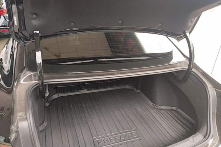 Used Geely Auto Preface 2021 2.0TD Luxury Version Trunk