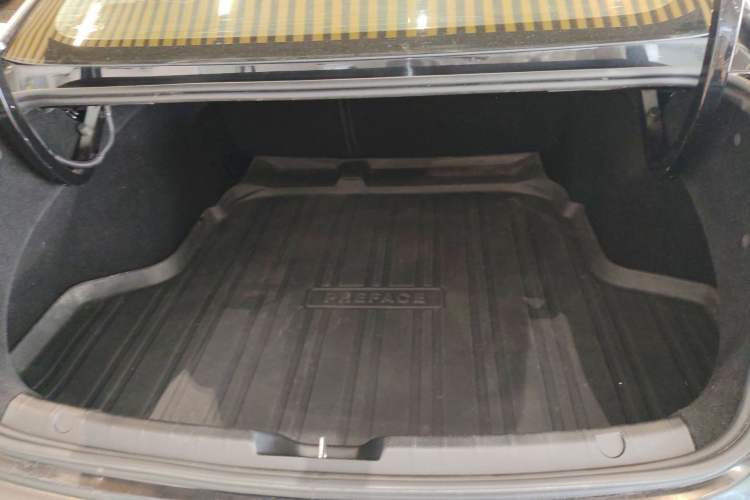 Used Geely Auto Preface 2021 2.0TD Luxury Version Trunk