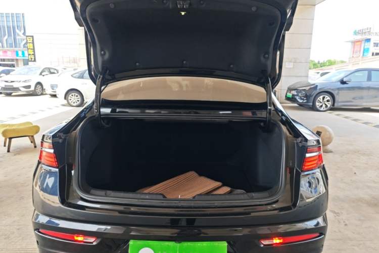 Used Geely Auto Preface 2021 Revised Version 2.0TD Luxury Edition Trunk