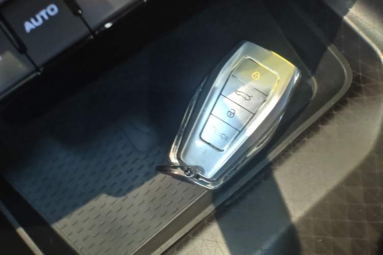 Used Geely Auto Preface 2021 2.0TD Space-Time Edition Starry Celestial Vehicle Key