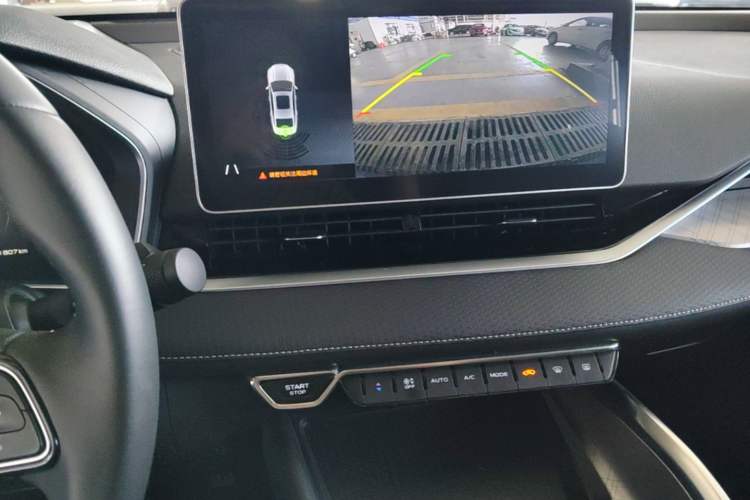 Used Geely Auto Preface 2021 2.0TD Luxury Version Audio And AC Panel