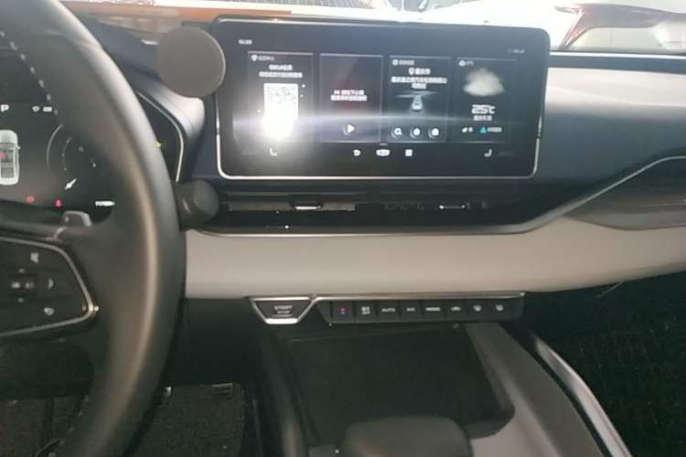 Used Geely Auto Preface 2021 Revised Version 2.0TD Luxury Edition Audio And AC Panel