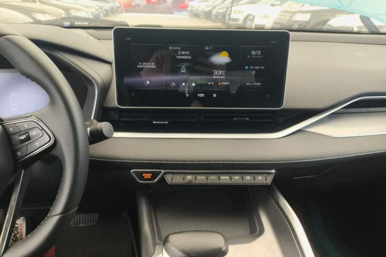 Used Geely Auto Preface 2021 2.0TD Luxury Version Audio And AC Panel
