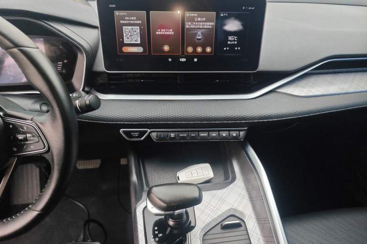 Used Geely Auto Preface 2021 2.0TD Luxury Version Audio And AC Panel