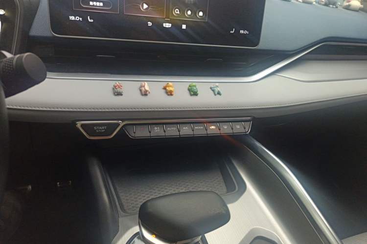 Used Geely Auto Preface 2021 Revised Version 2.0TD Luxury Edition Audio And AC Panel