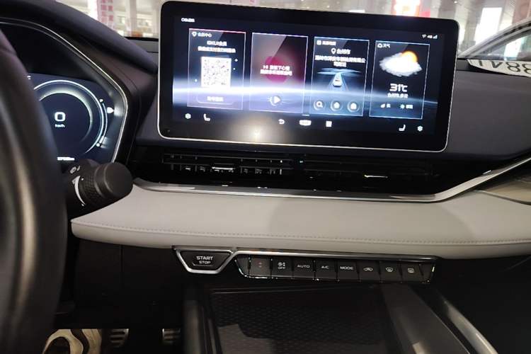 Used Geely Auto Preface 2021 Revised Version 2.0TD Luxury Edition Audio And AC Panel