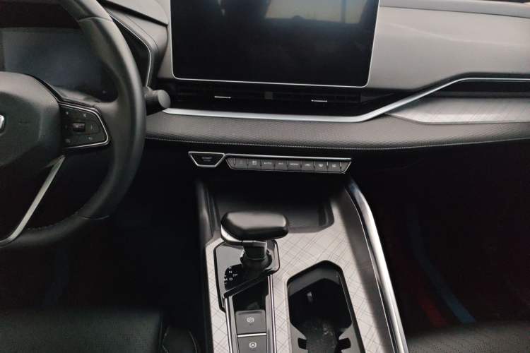 Used Geely Auto Preface 2021 2.0TD Luxury Version Audio And AC Panel
