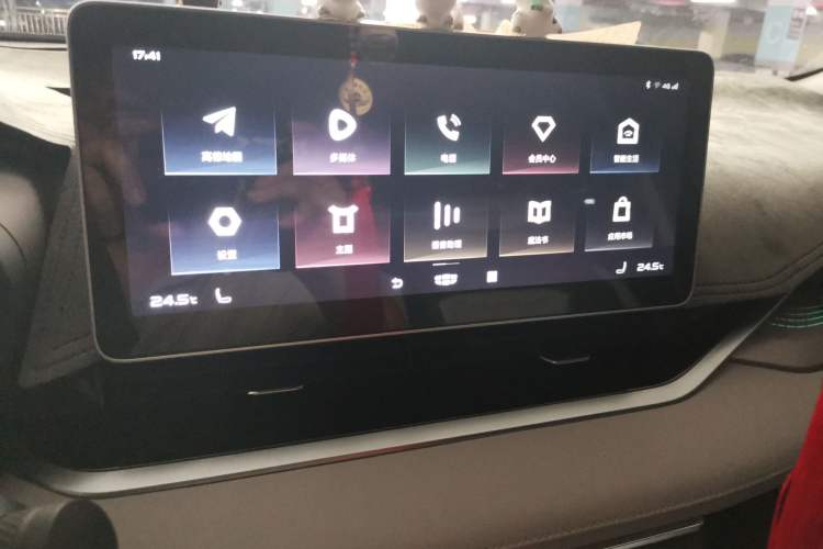 Used Geely Auto Preface 2021 Revised Version 2.0TD Luxury Edition Audio And AC Panel