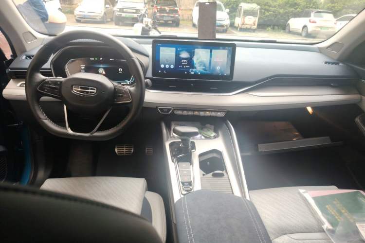 Used Geely Auto Preface 2021 Revised Version 2.0TD Luxury Edition Center Console