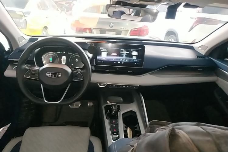 Used Geely Auto Preface 2021 Revised Version 2.0TD Luxury Edition Center Console