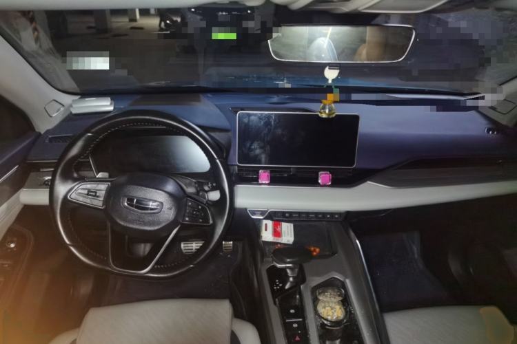 Used Geely Auto Preface 2021 2.0TD Designer's Recommended Edition Center Console