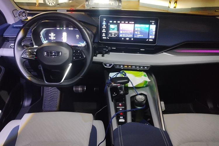 Used Geely Auto Preface 2021 Revised Version 2.0TD Luxury Edition Center Console