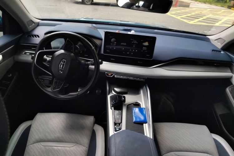 Used Geely Auto Preface 2021 2.0TD Designer's Recommended Edition Center Console