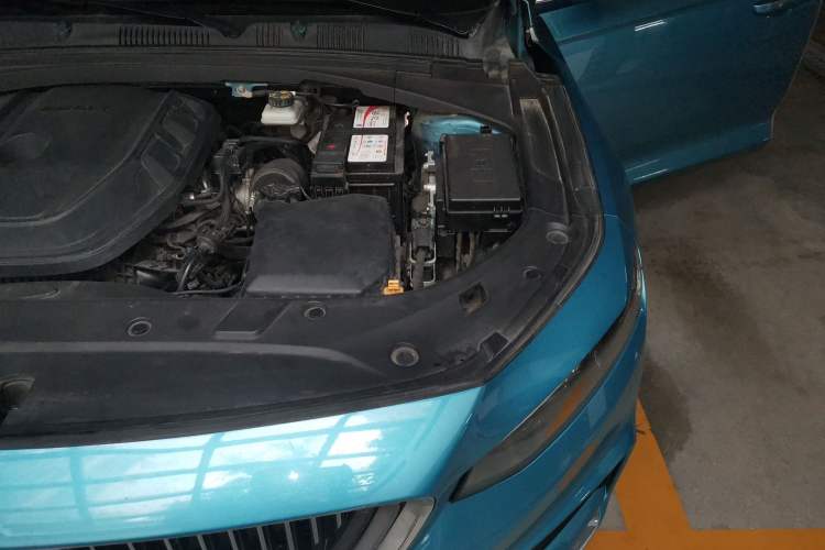 Used Geely Auto Preface 2021 Revised Version 2.0TD Luxury Edition Engine Bay Left