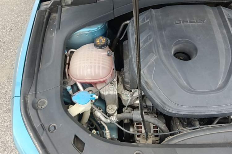 Used Geely Auto Preface 2021 2.0TD Designer's Recommended Edition Engine Bay Right
