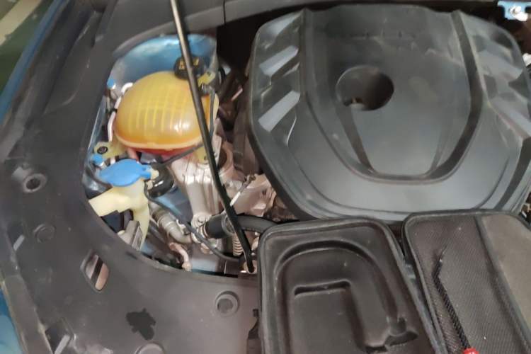 Used Geely Auto Preface 2021 2.0TD Luxury Version Engine Bay Right
