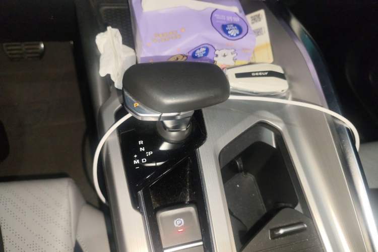 Used Geely Auto Preface 2021 Revised Version 2.0TD Luxury Edition Gear Lever